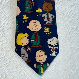 Vintage PEANUTS 100% silk Snoopy neck tie.